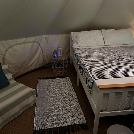 Spacious Bell Tent At Herigerbi Park Lincolnshire Villa Grantham Eksteriør billede