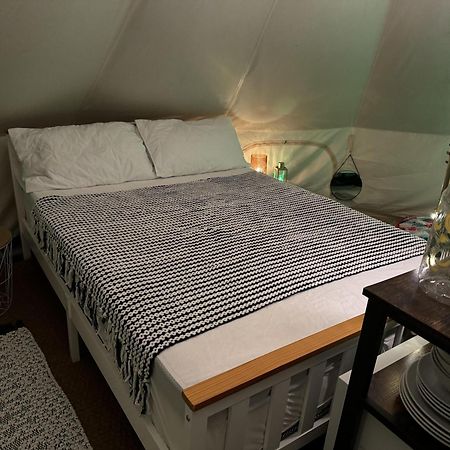 Spacious Bell Tent At Herigerbi Park Lincolnshire Villa Grantham Eksteriør billede