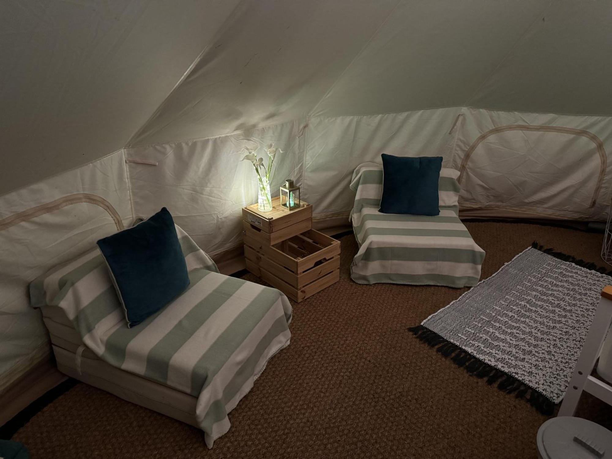 Spacious Bell Tent At Herigerbi Park Lincolnshire Villa Grantham Eksteriør billede