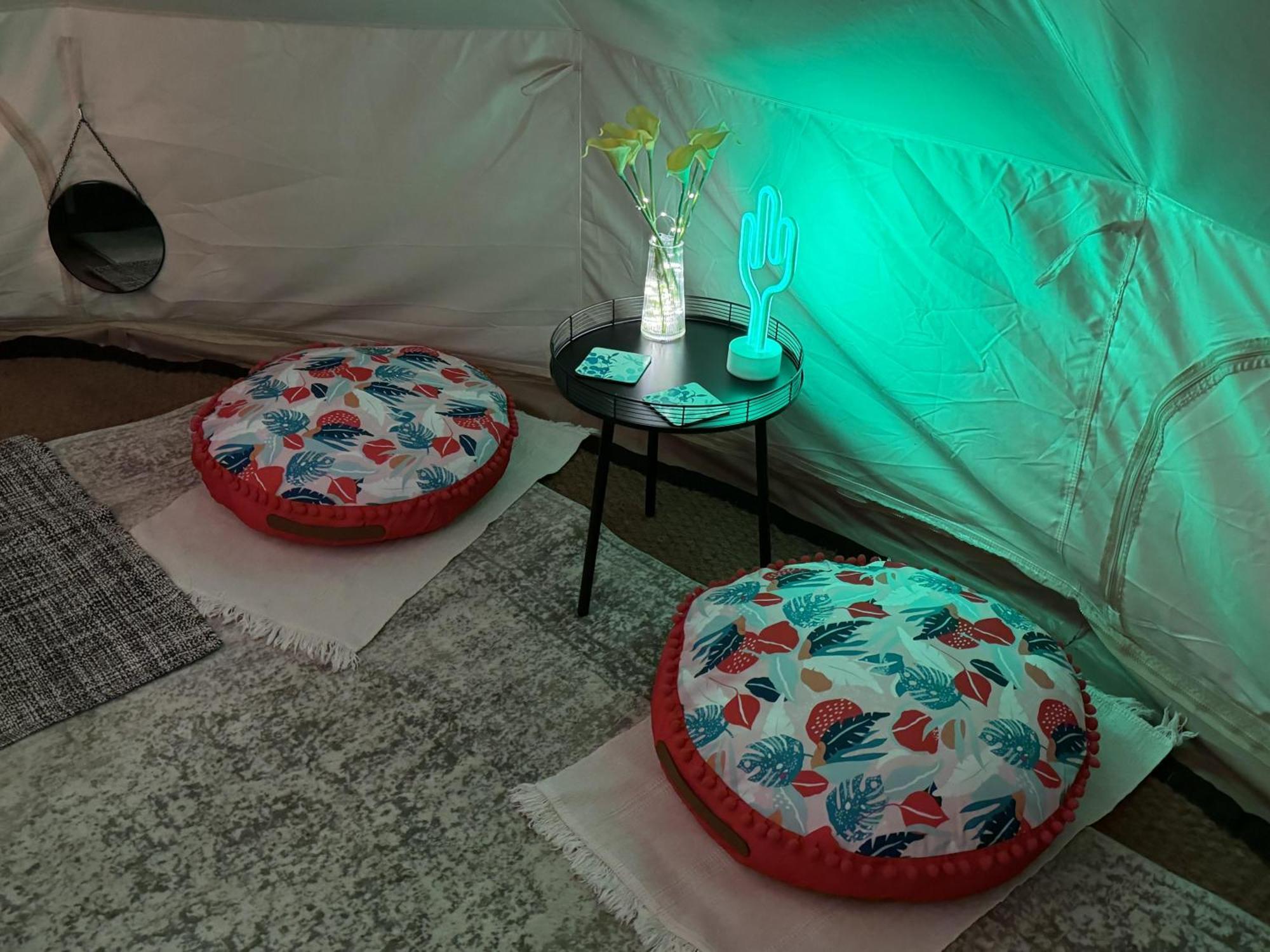 Spacious Bell Tent At Herigerbi Park Lincolnshire Villa Grantham Eksteriør billede