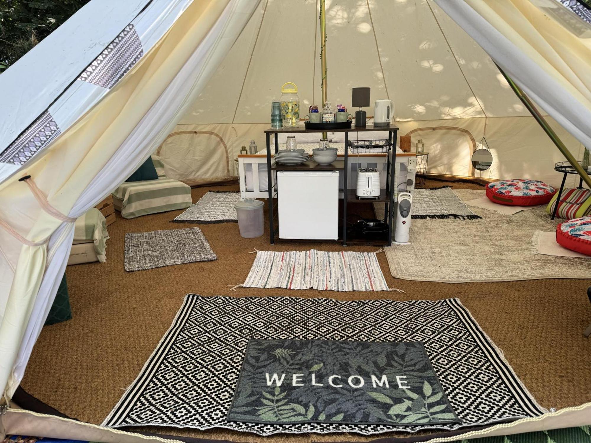 Spacious Bell Tent At Herigerbi Park Lincolnshire Villa Grantham Eksteriør billede